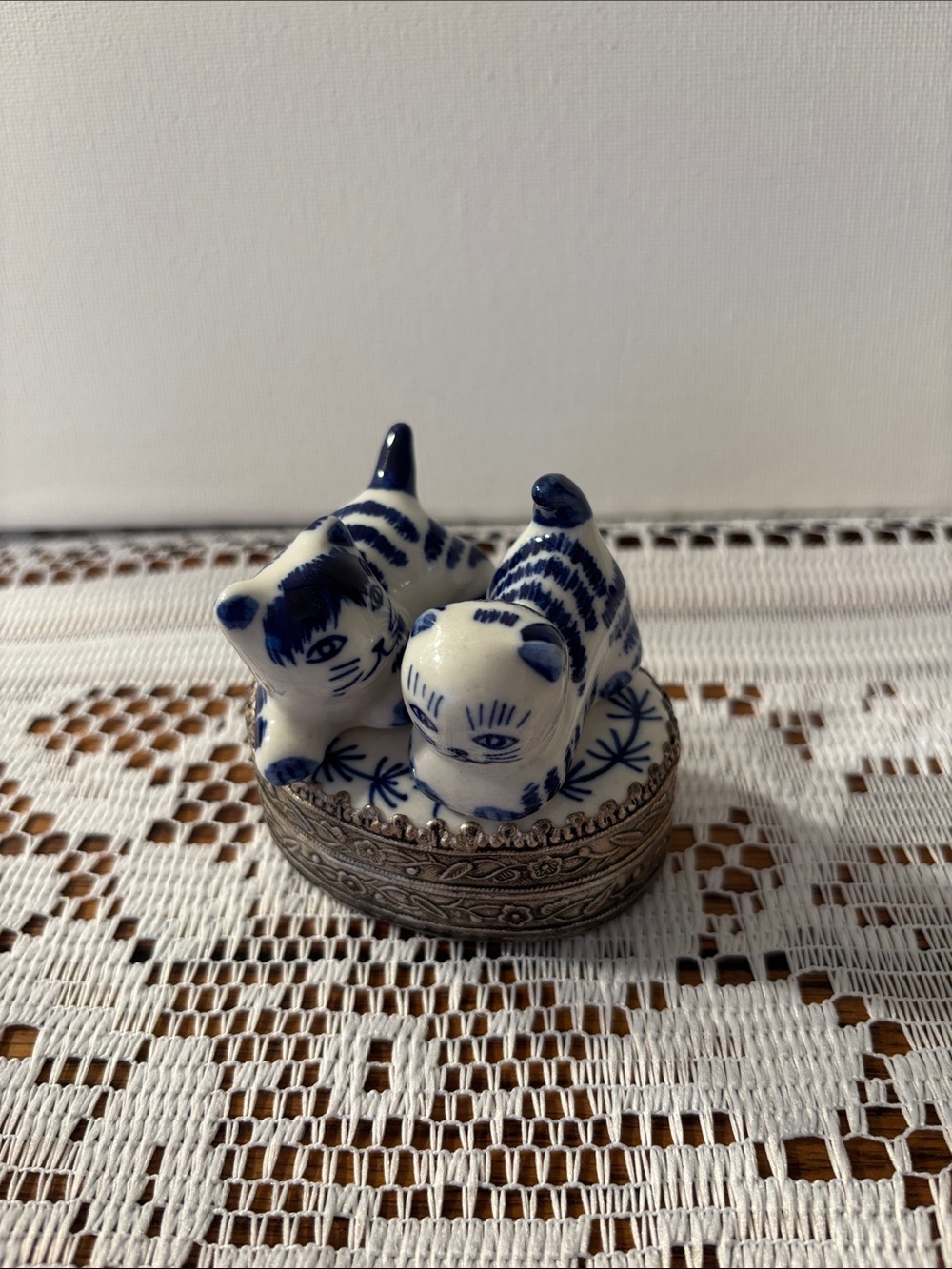 Blue and White Porcelain Cat Trinket Box with Mirror